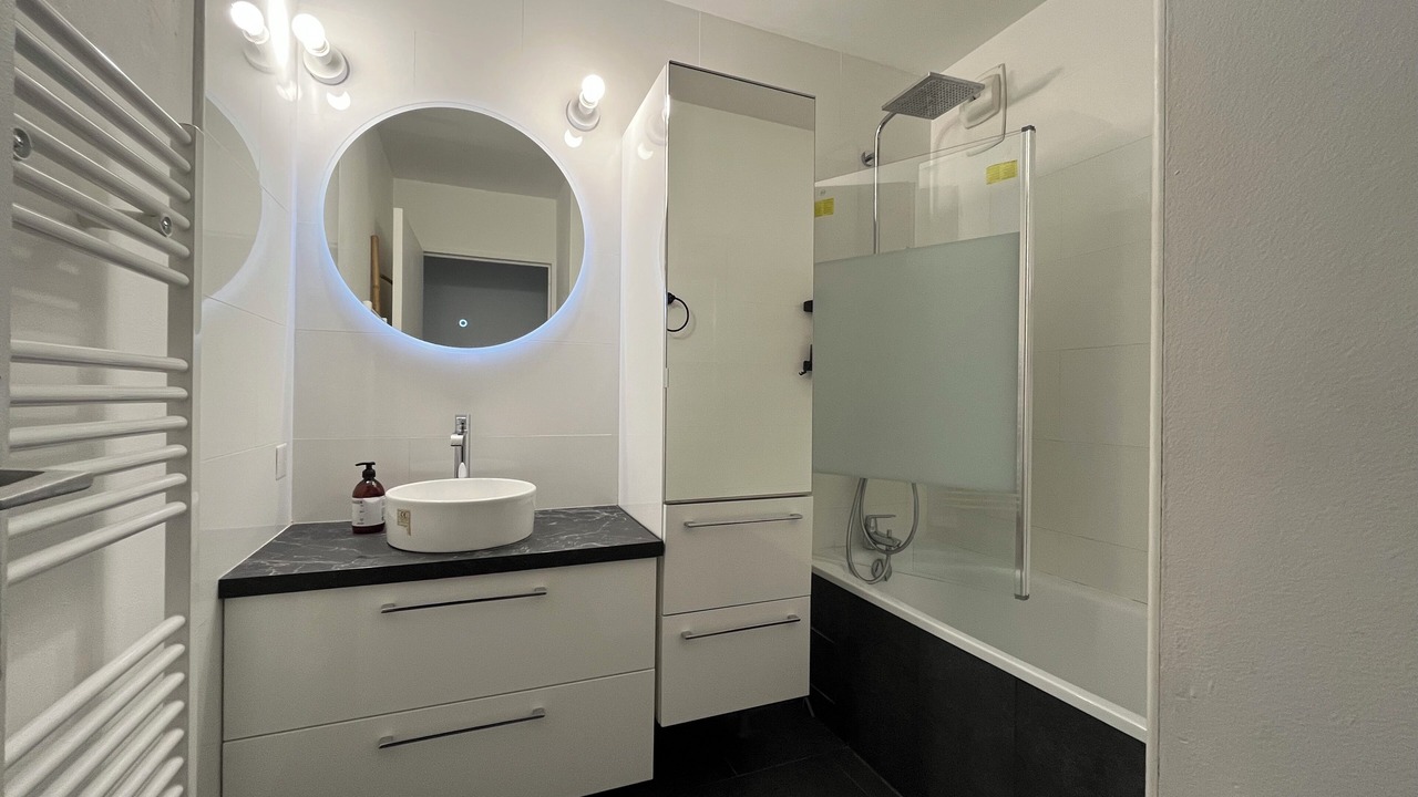 Photo of Bathroom in Puteaux
