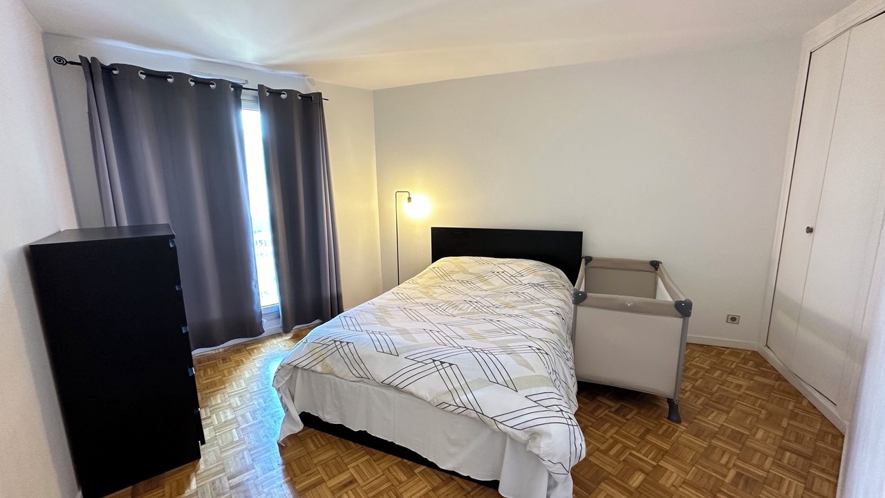 Photo of Bedroom in Puteaux