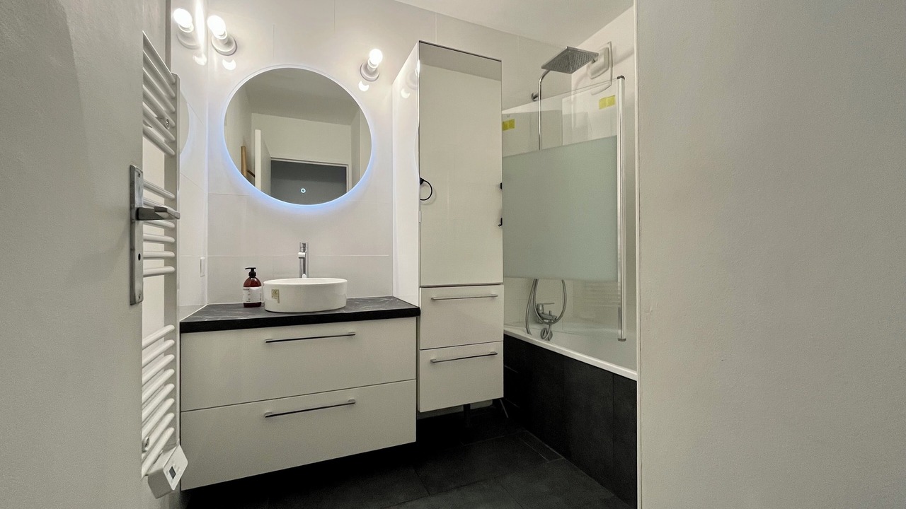 Photo of Bathroom in Puteaux