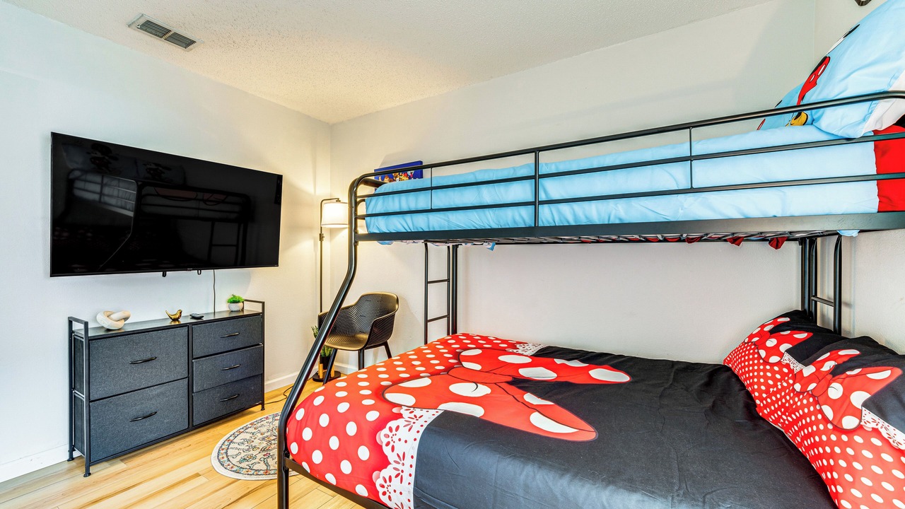 Photo of Bedroom in Florida Pines
