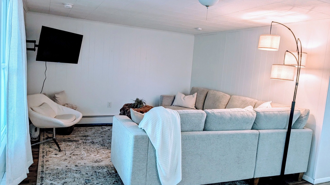 Photo of Livingroom in West Milton