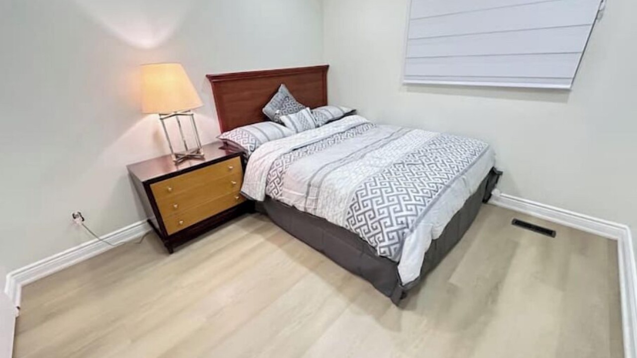 Photo of Bedroom in Mississauga Valleys