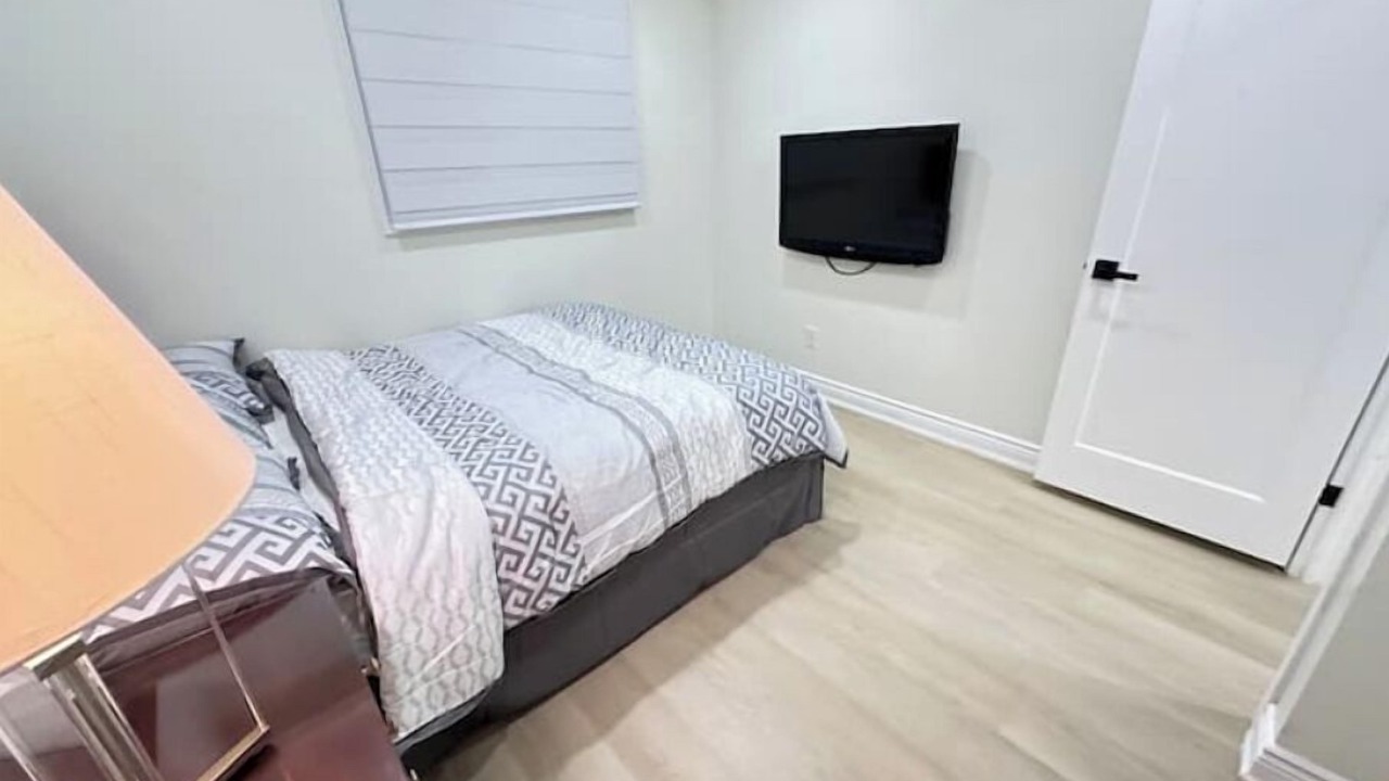 Photo of Bedroom in Mississauga Valleys