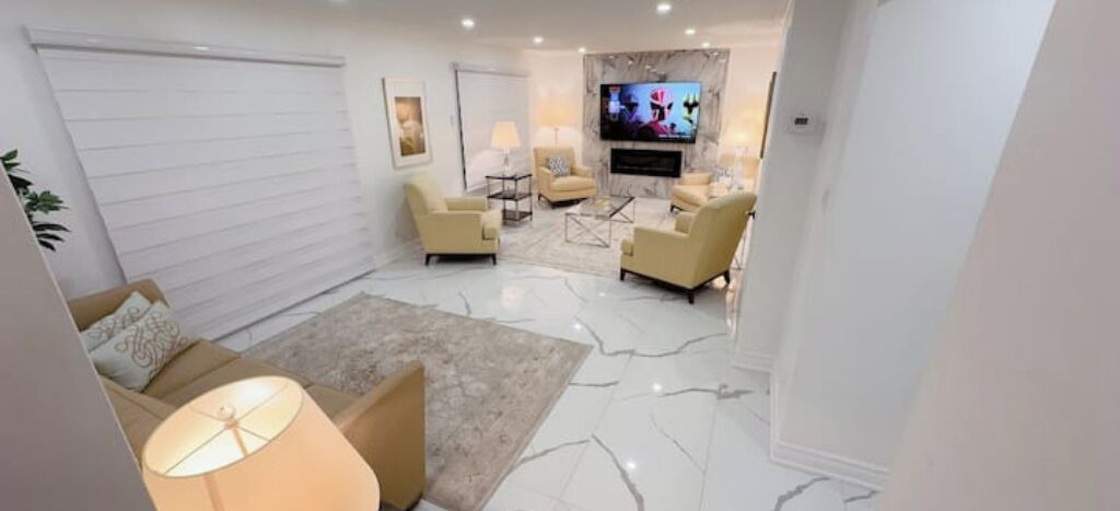 Photo of Livingroom in Mississauga Valleys