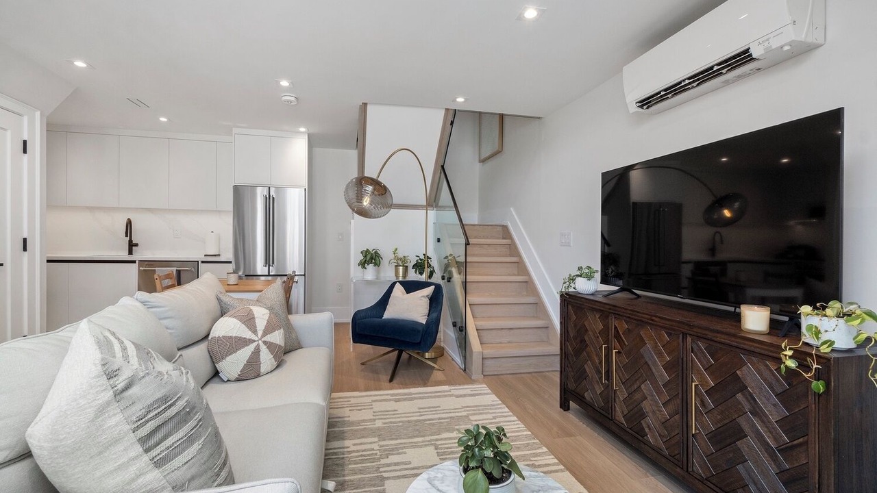 Photo of Livingroom in New Toronto