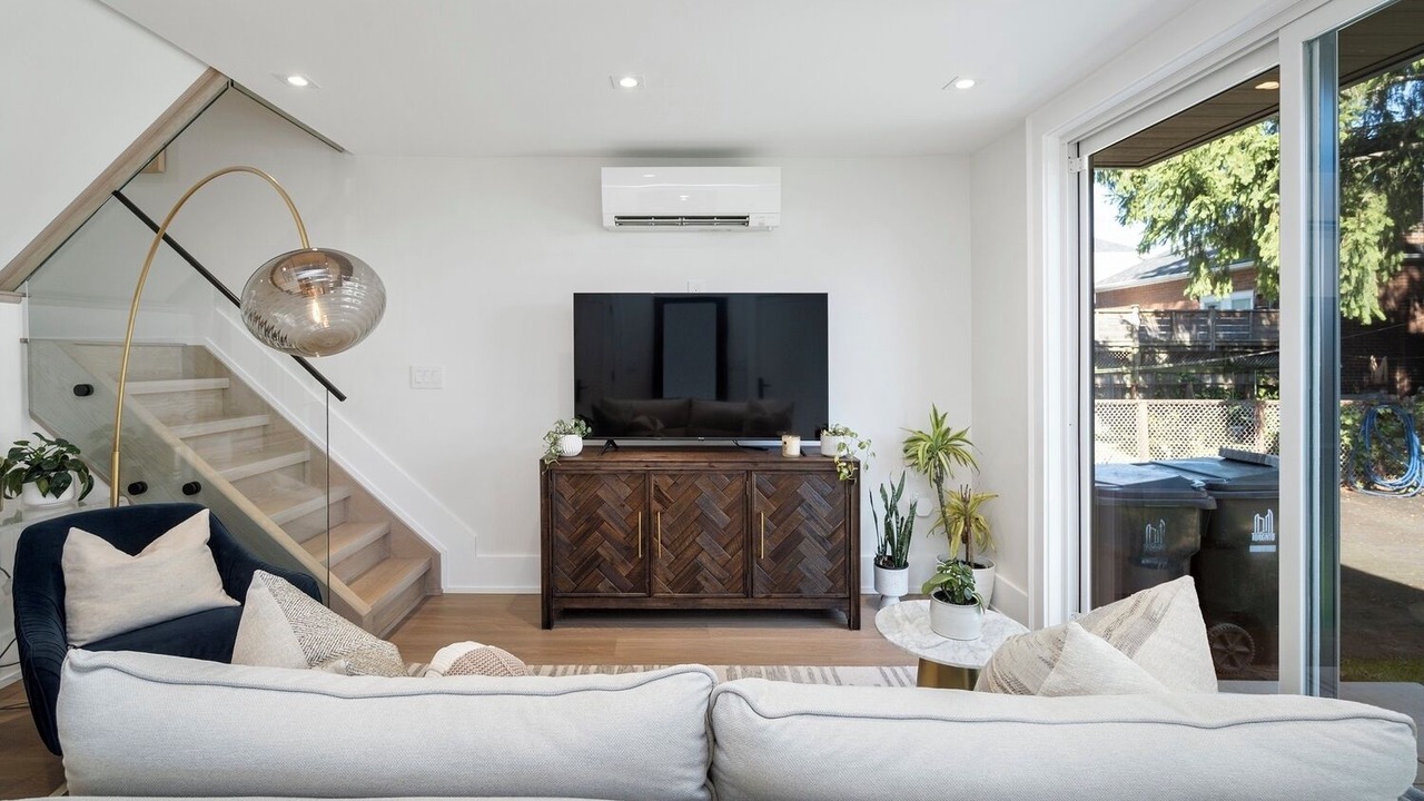 Photo of Livingroom in New Toronto