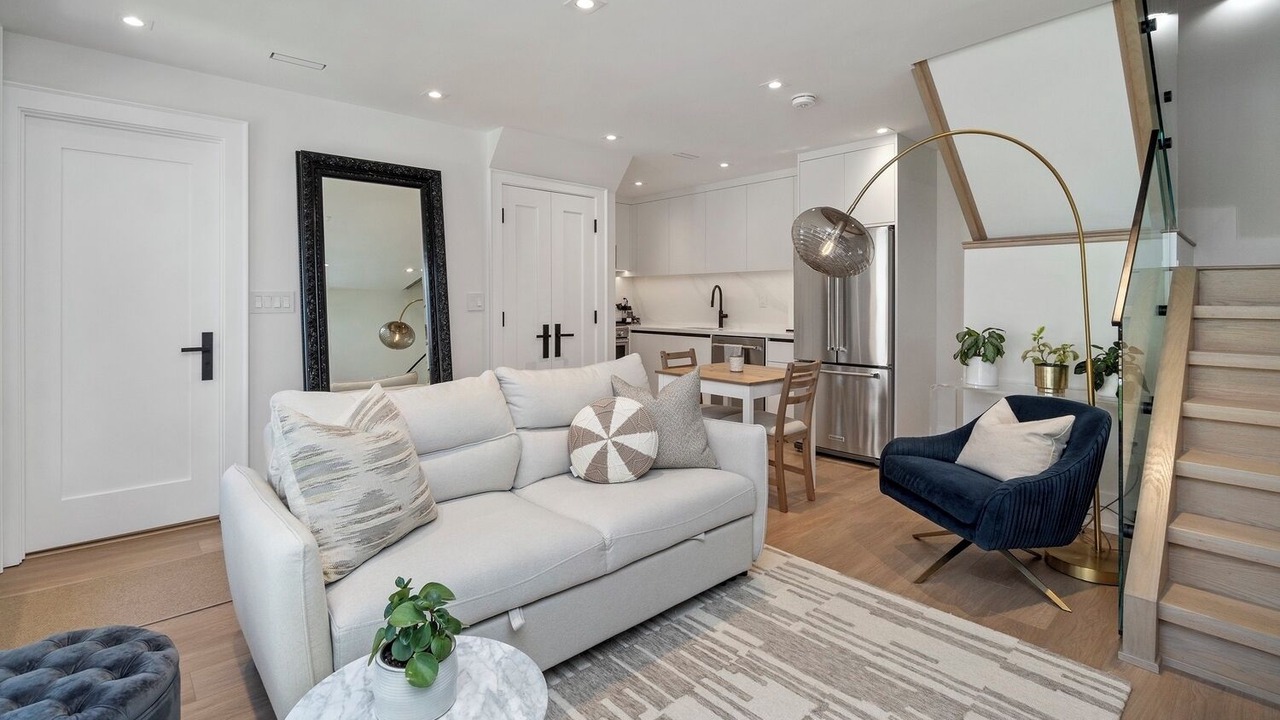 Photo of Livingroom in New Toronto
