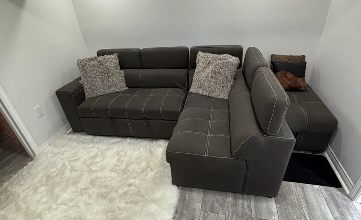 Photo of Livingroom in Oakwood Village