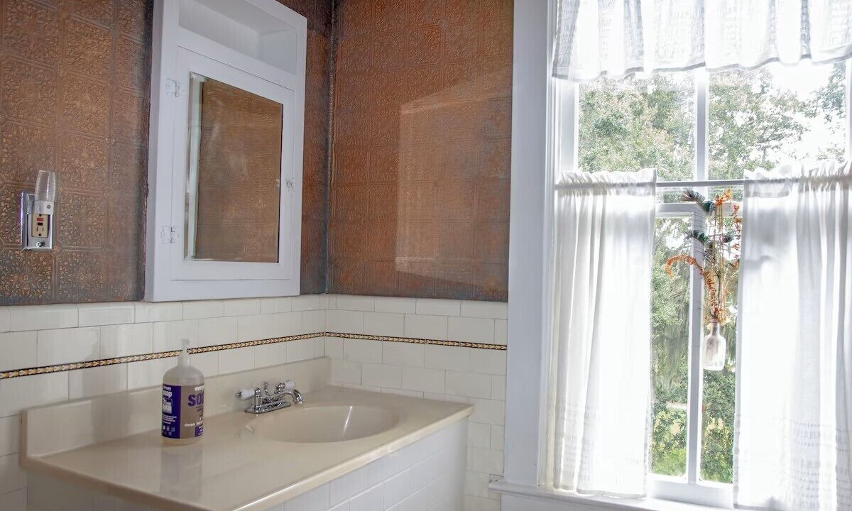 Photo of Bathroom in Oakland
