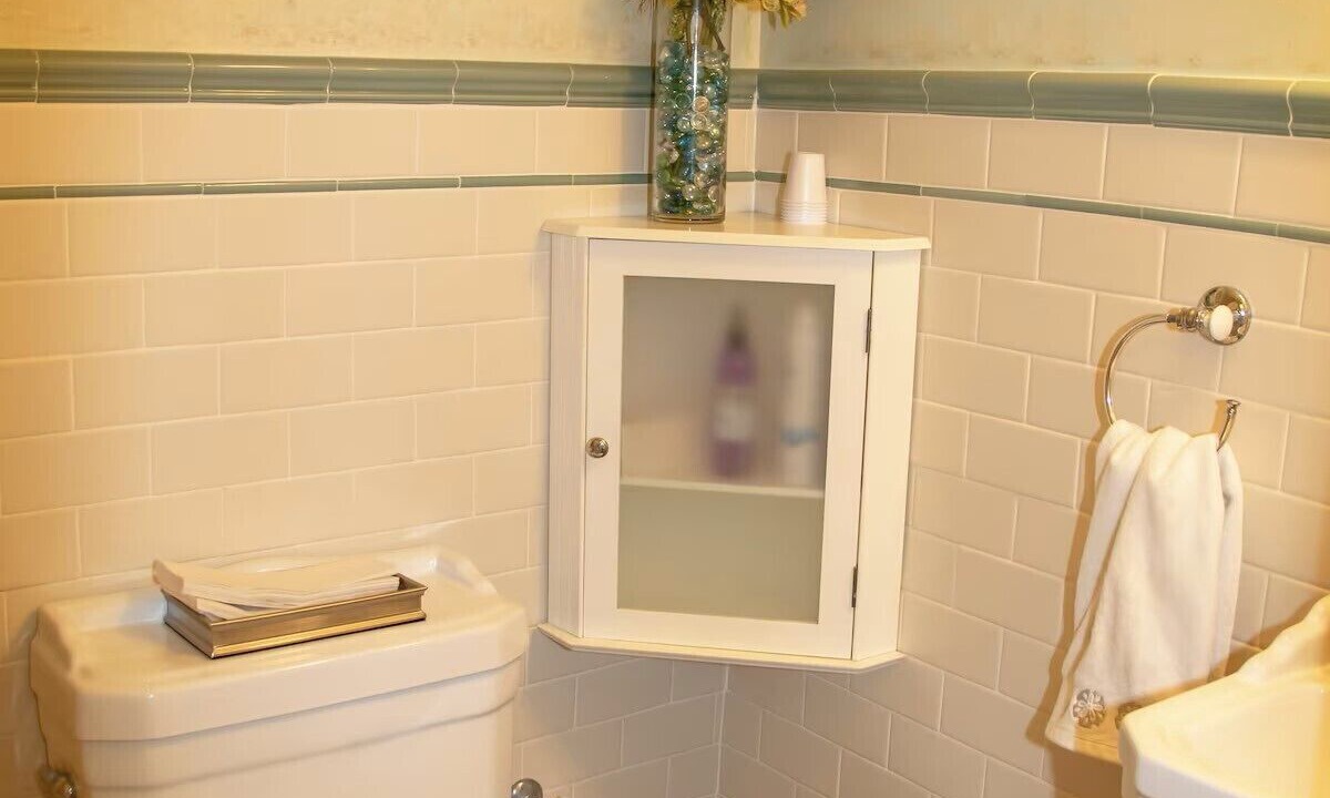 Photo of Bathroom in Oakland