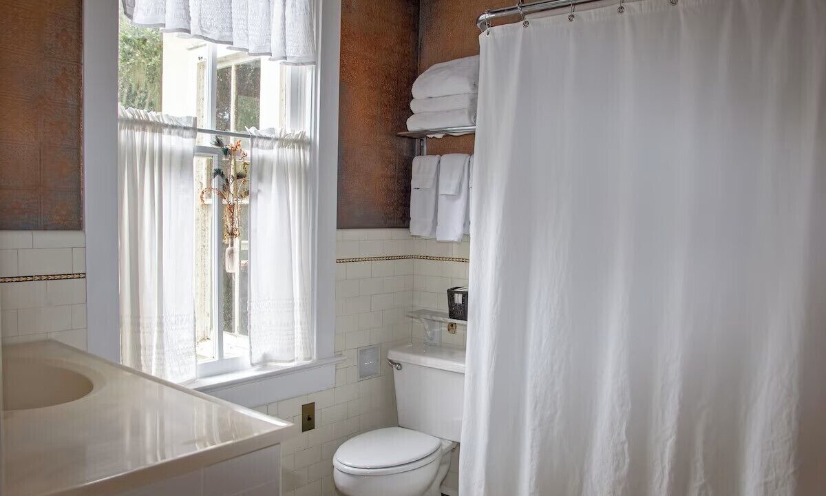 Photo of Bathroom in Oakland