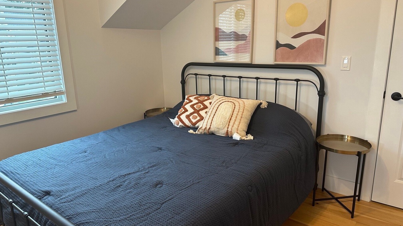 Photo of Bedroom in Alton