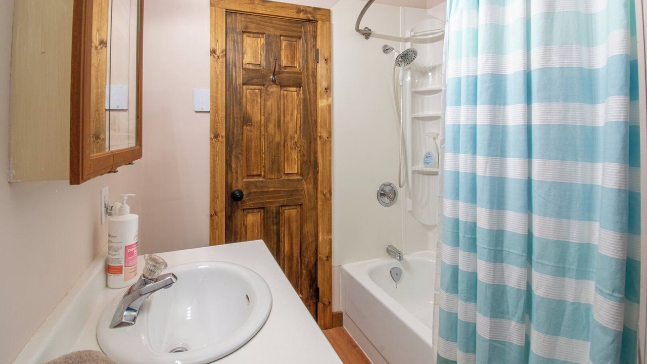 Photo of Bathroom in Nipissing
