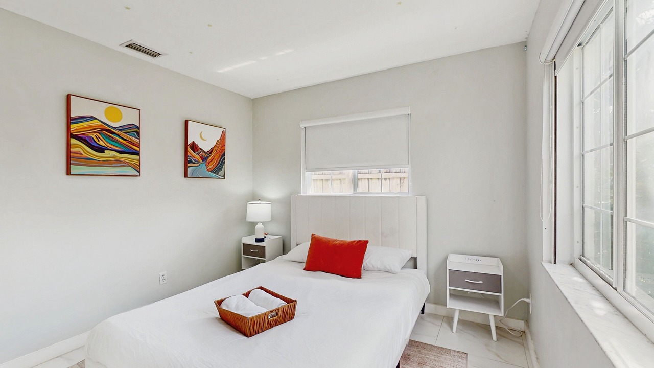 Photo of Bedroom in Lauderhill