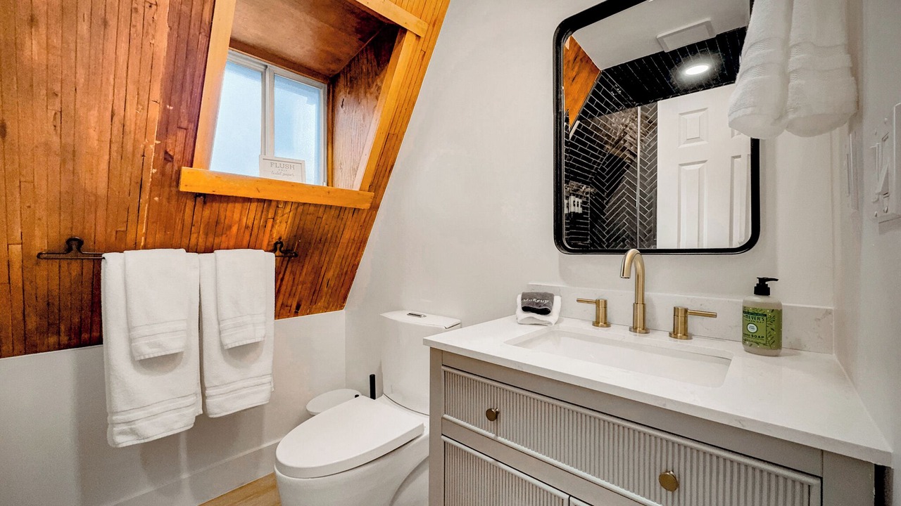 Photo of Bathroom in Strawberry