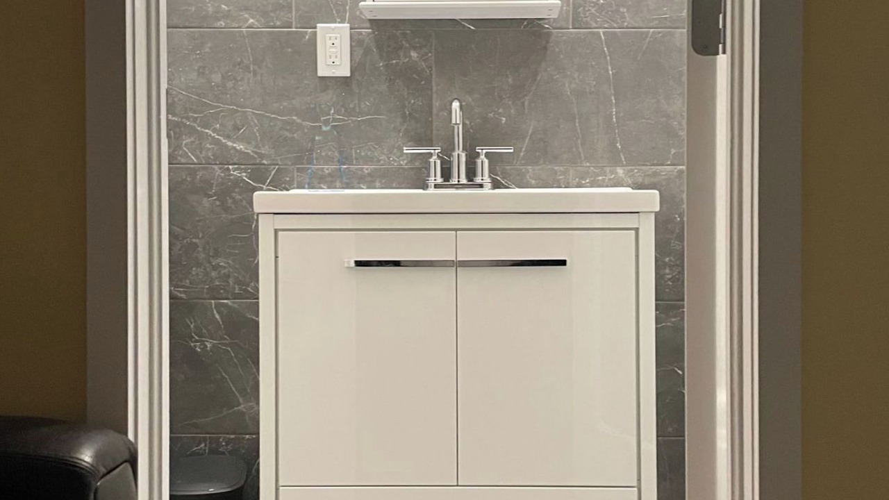 Photo of Bathroom in Oakwood Village