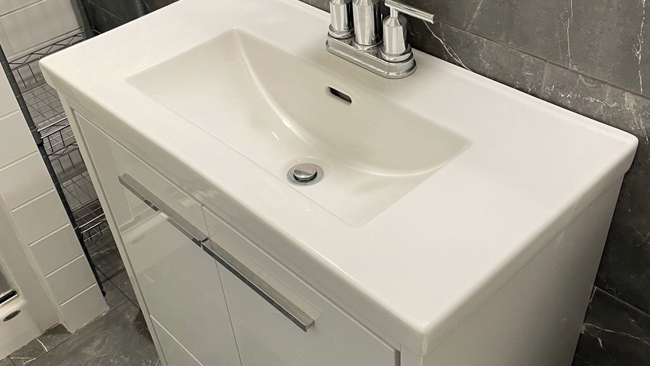 Photo of Bathroom in Oakwood Village