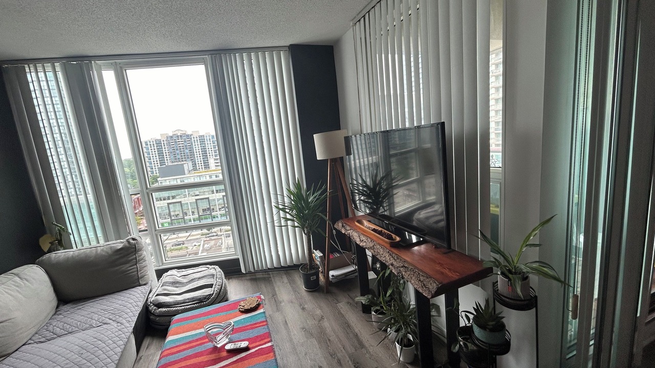 Photo of Livingroom in Willowdale