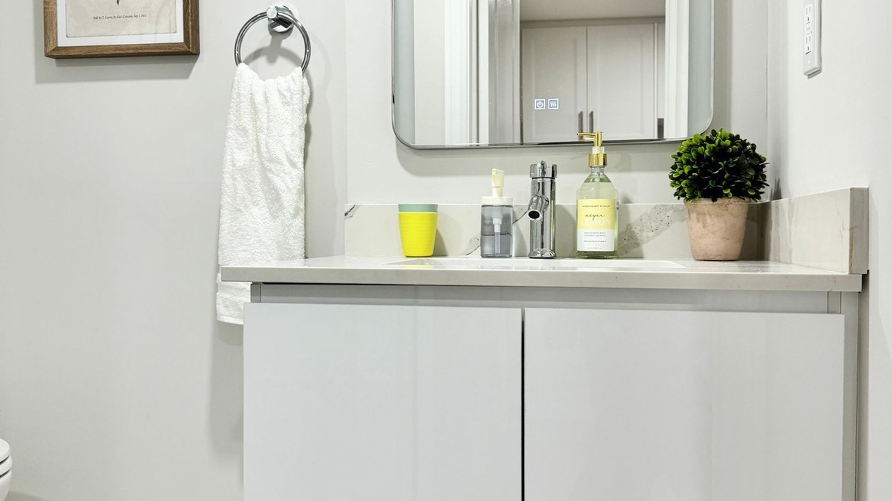 Photo of Bathroom in Curran Hall