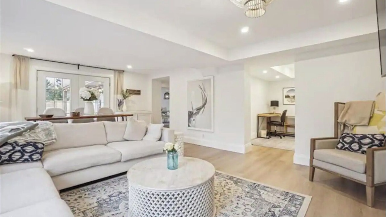 Photo of Livingroom in Wasaga Beach