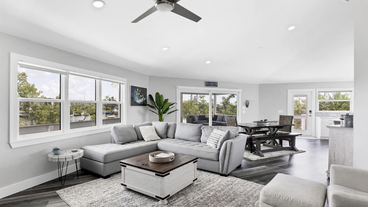 Photo of Livingroom in Palm Island