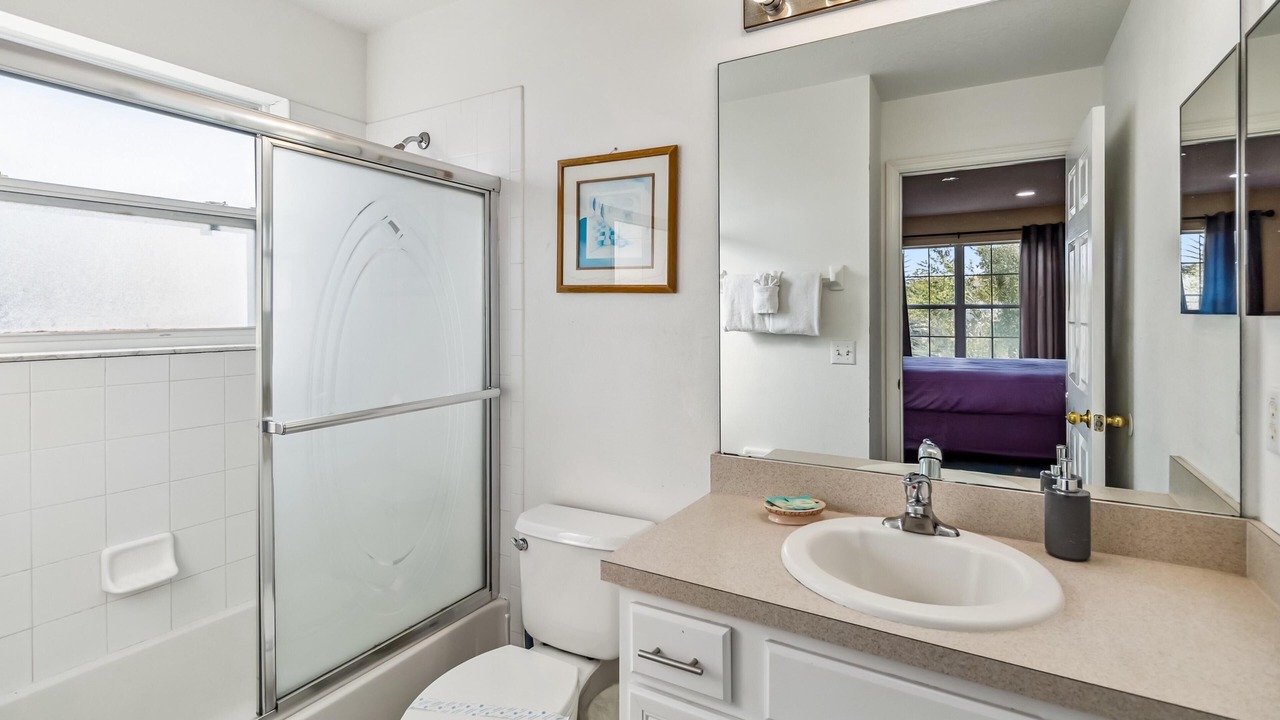 Photo of Bathroom in Seasons