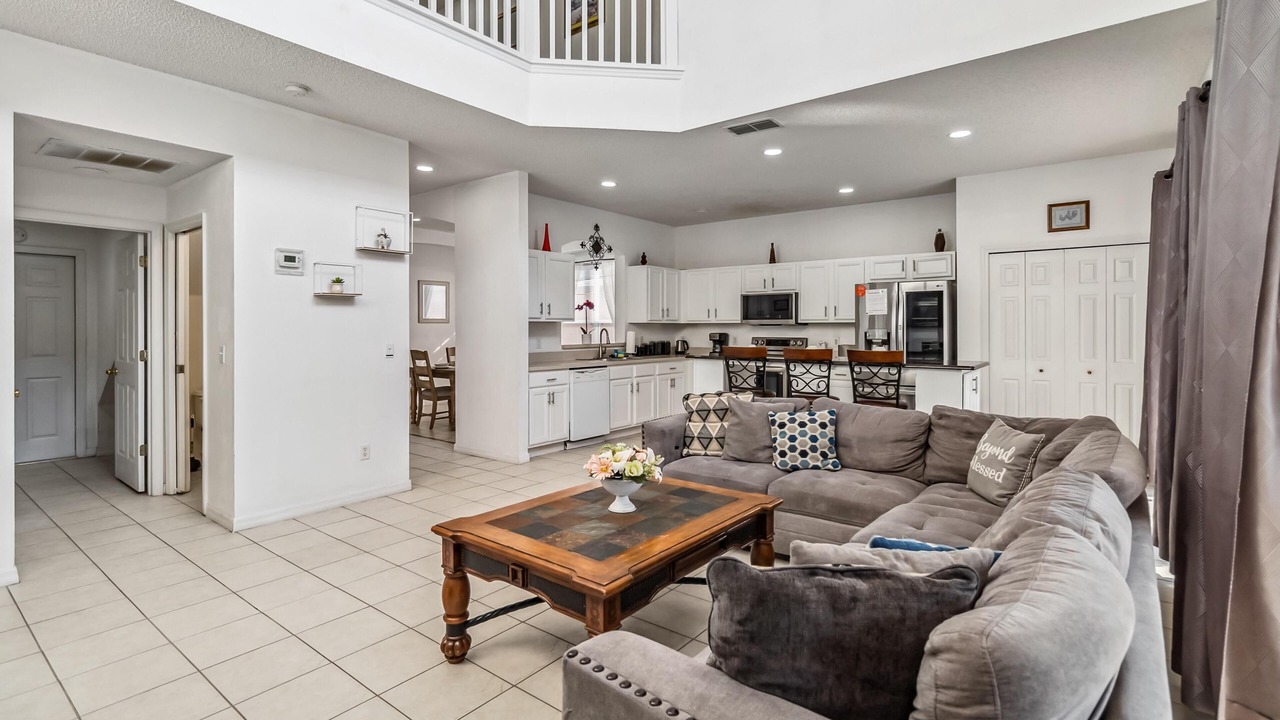 Photo of Livingroom in Seasons