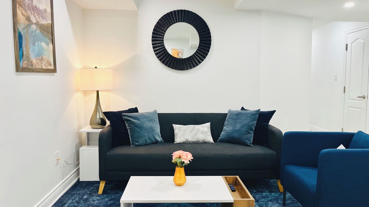 Photo of Livingroom in Central Erin Mills