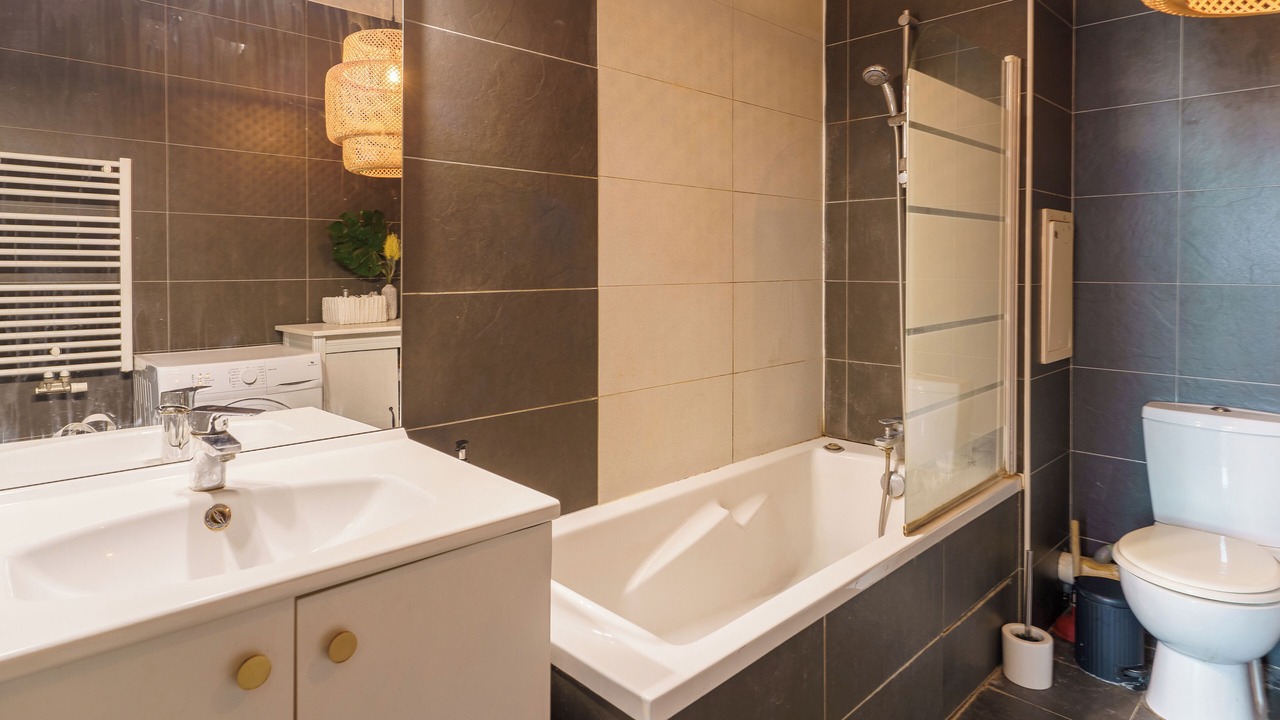 Photo of Bathroom in Quartier de la Chapelle