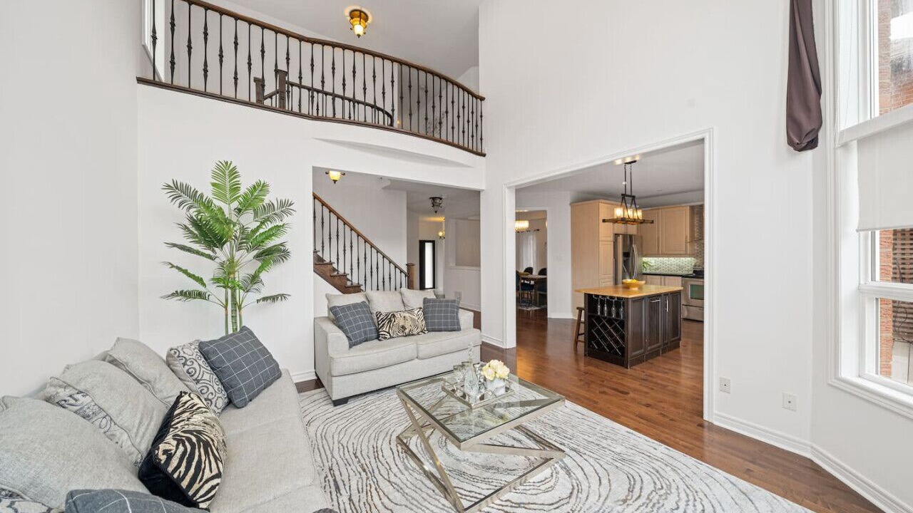 Photo of Livingroom in Richmond Hill