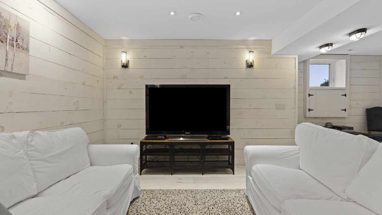 Photo of Livingroom in Picton