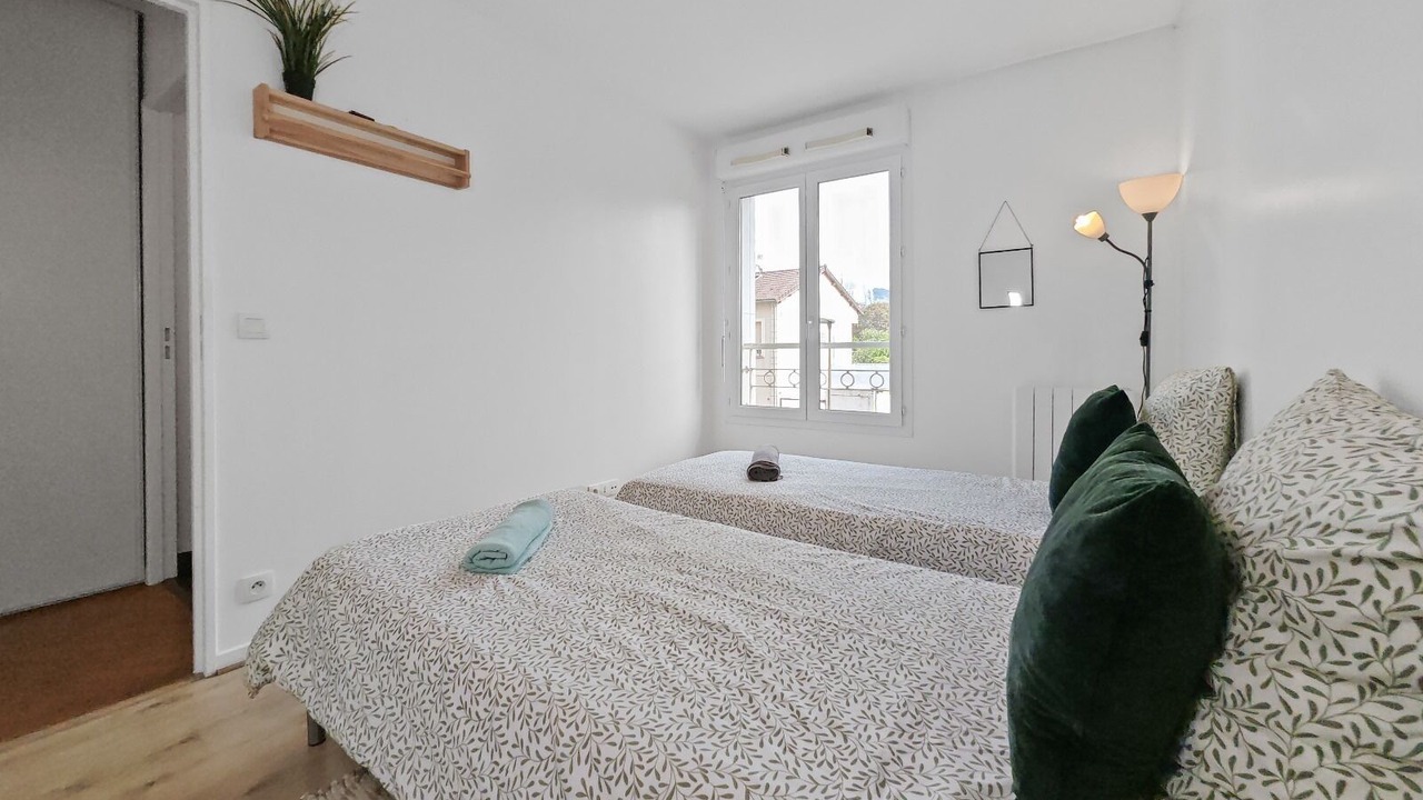 Photo of Bedroom in Suresnes