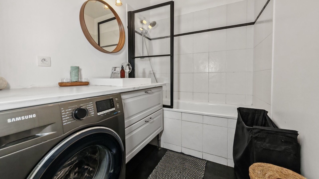 Photo of Bathroom in Suresnes