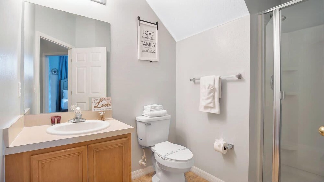 Photo of Bathroom in Crestwynd Bay