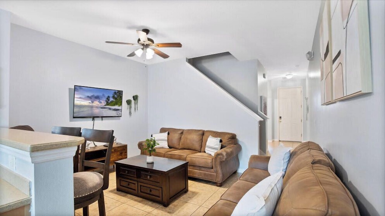 Photo of Livingroom in Crestwynd Bay