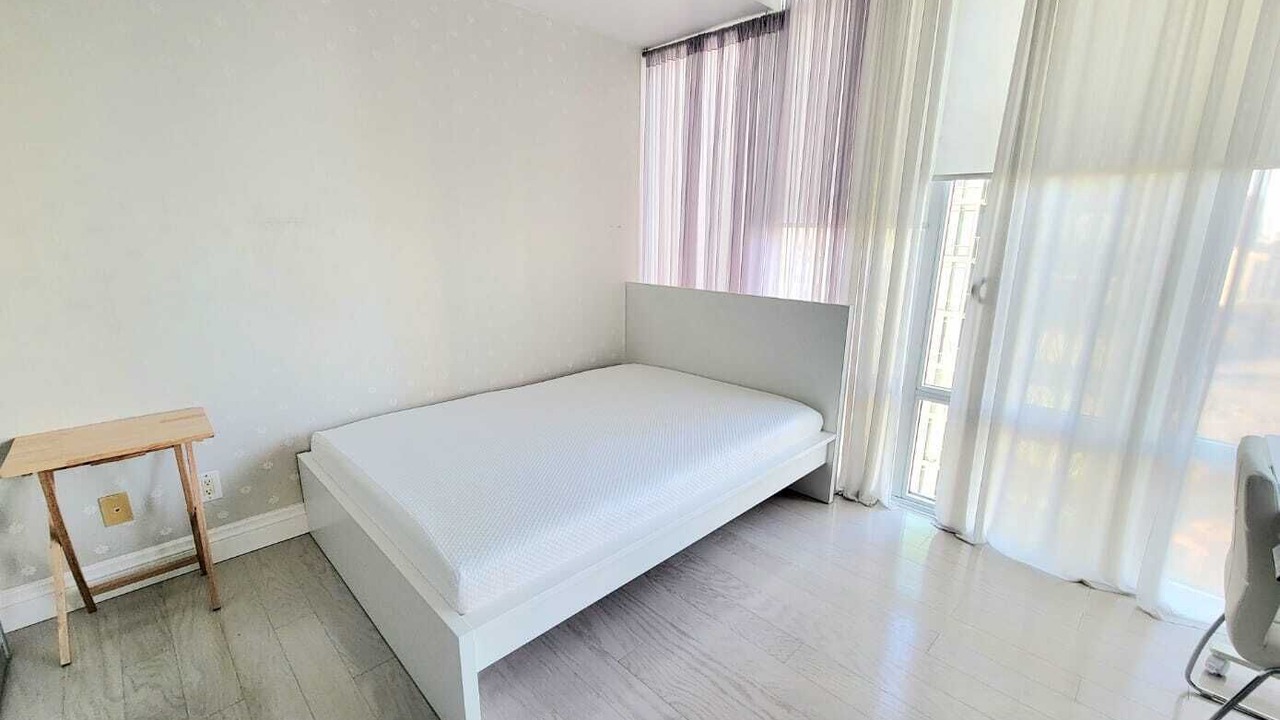 Photo of Bedroom in Humber Bay
