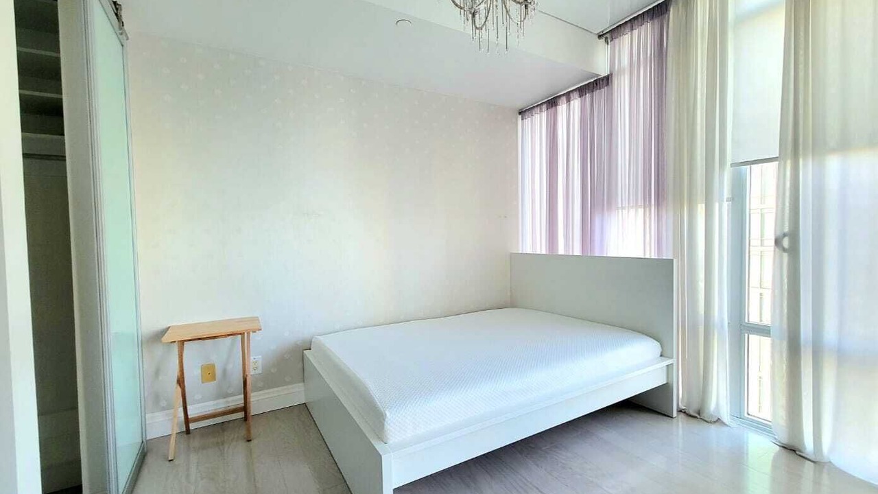 Photo of Bedroom in Humber Bay