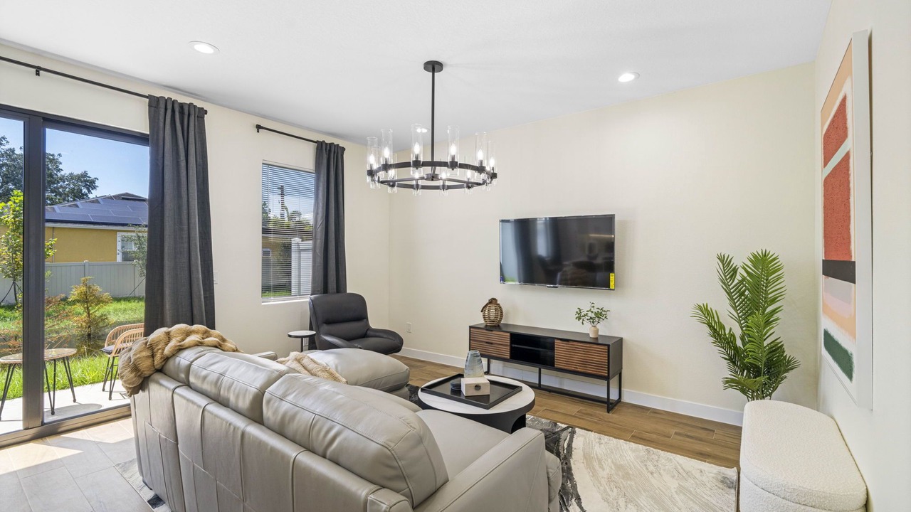Photo of Livingroom in Pinecrest West Park