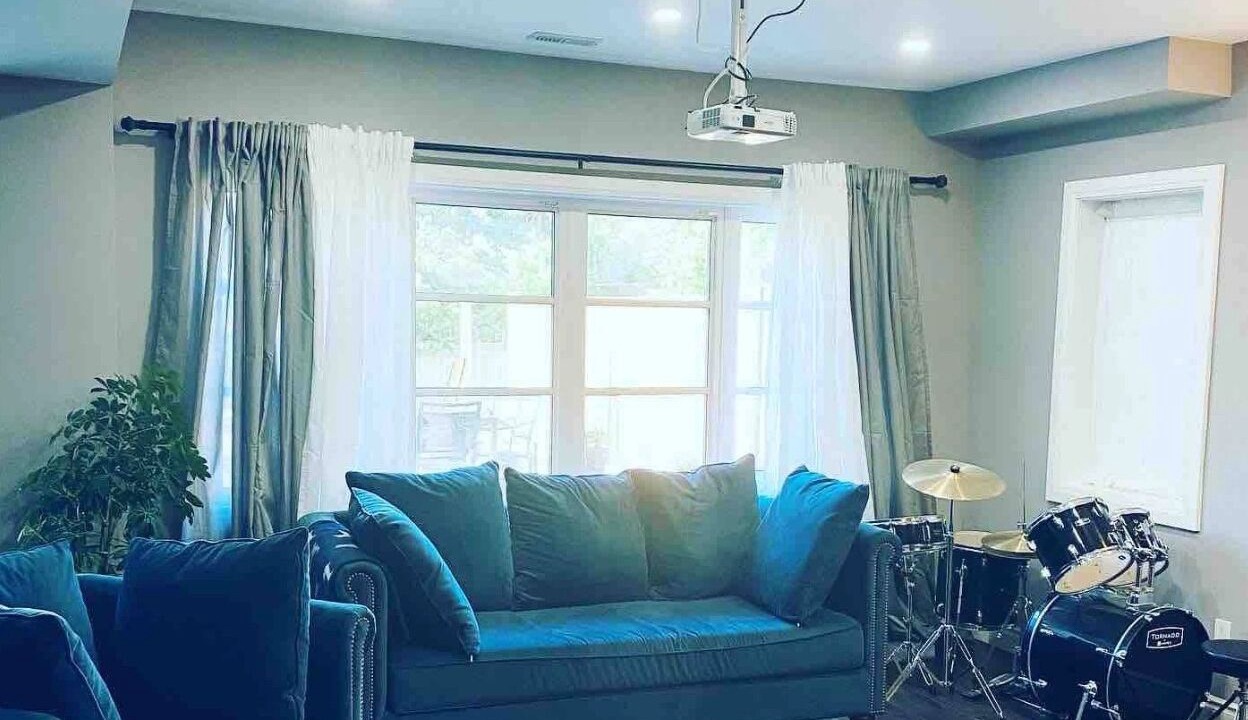 Photo of Livingroom in Aurora