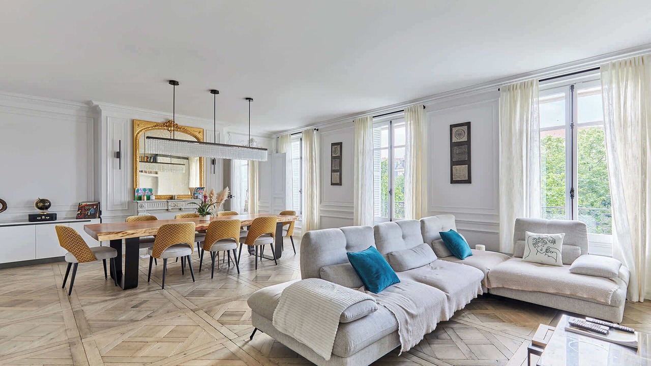 Photo of Livingroom in 17th Arrondissement