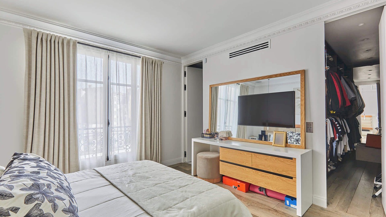 Photo of Bedroom in 17th Arrondissement