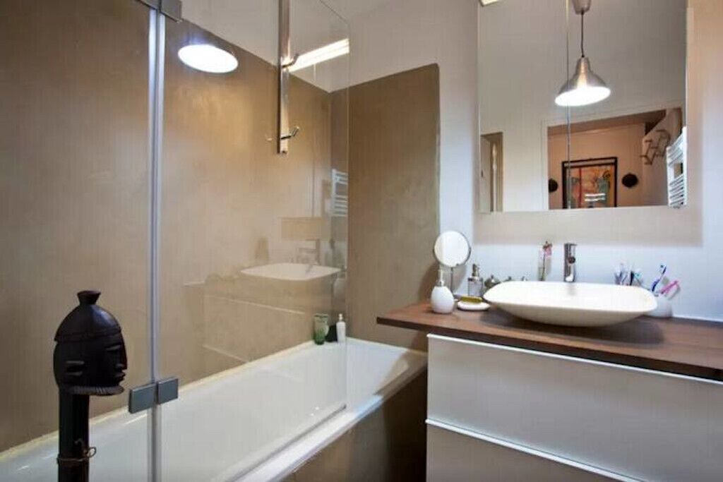 Photo of Bathroom in Saint-Denis