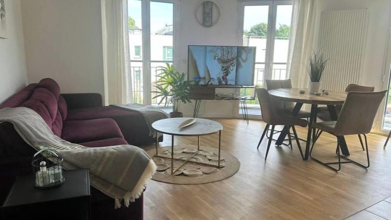 Photo of Livingroom in Drancy Centre