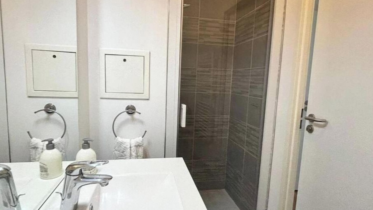 Photo of Bathroom in Drancy Centre
