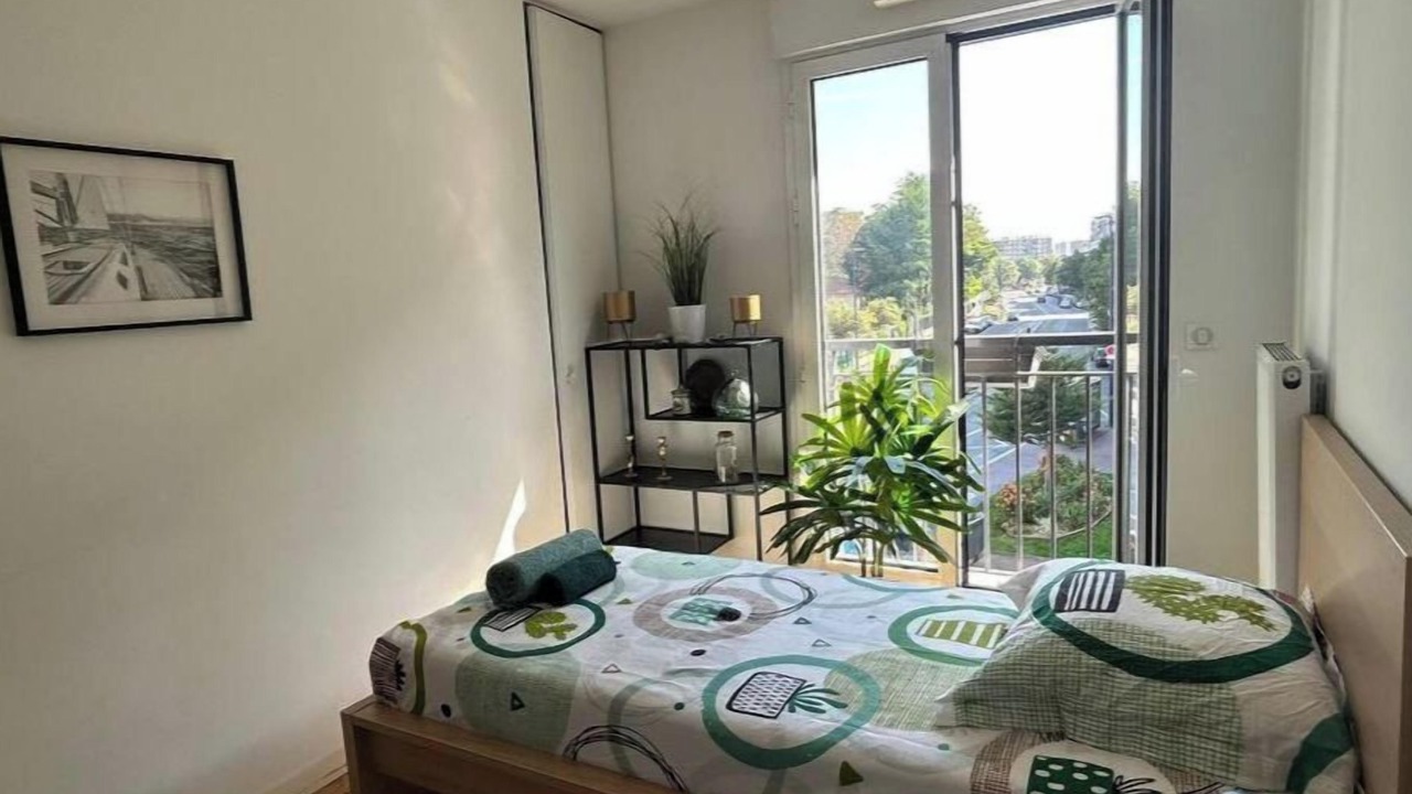 Photo of Bedroom in Drancy Centre