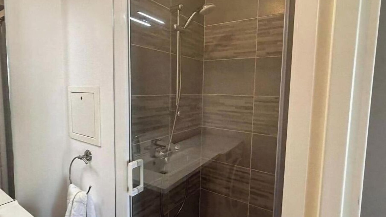 Photo of Bathroom in Drancy Centre