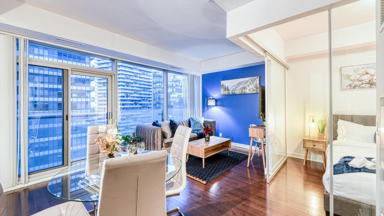 Photo of Livingroom in Toronto Entertainment District