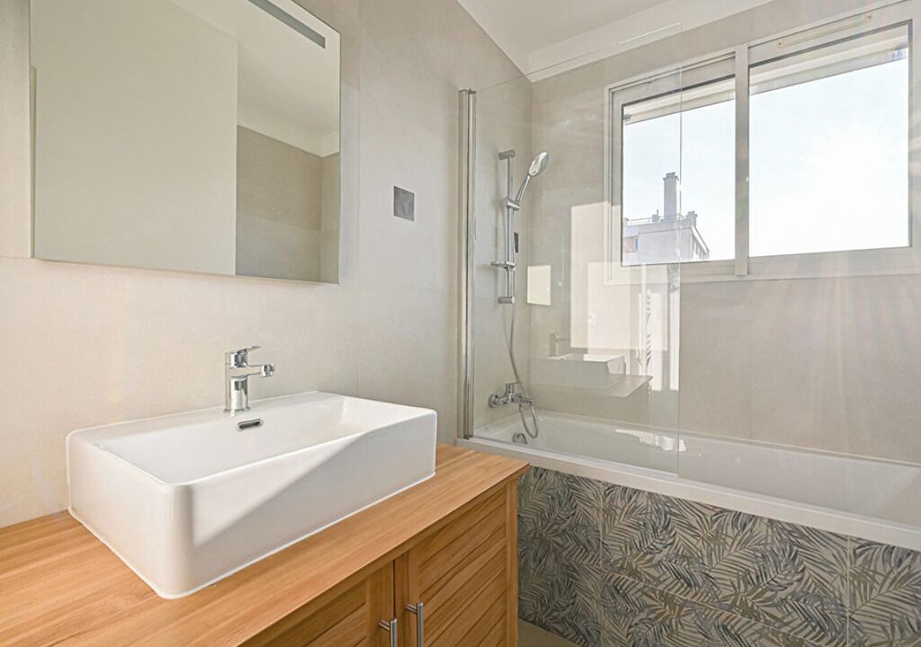 Photo of Bathroom in Sevres