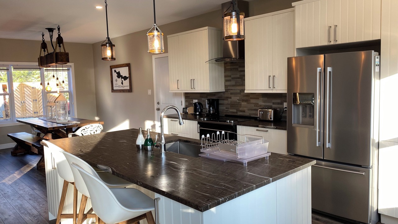 Photo of Kitchen in Unorganized Centre Parry Sound