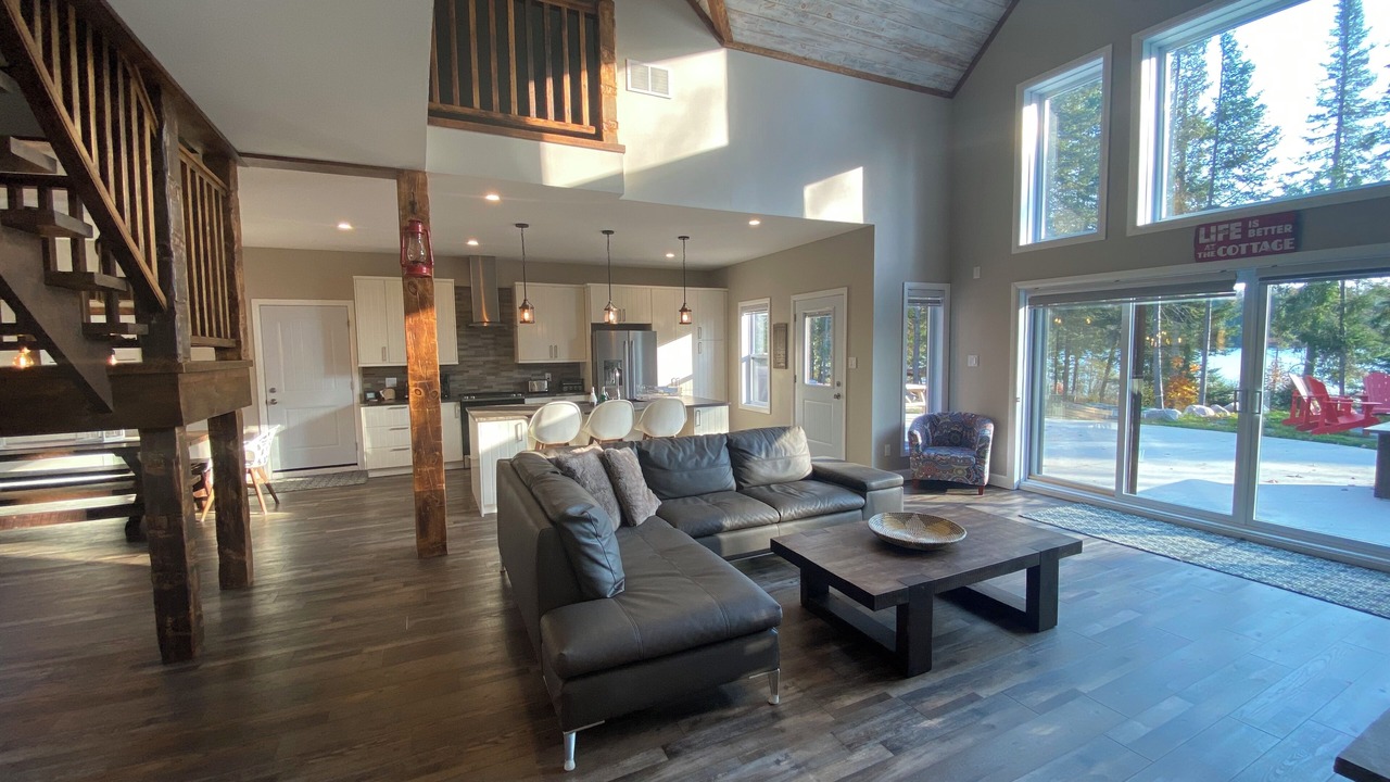 Photo of Livingroom in Unorganized Centre Parry Sound